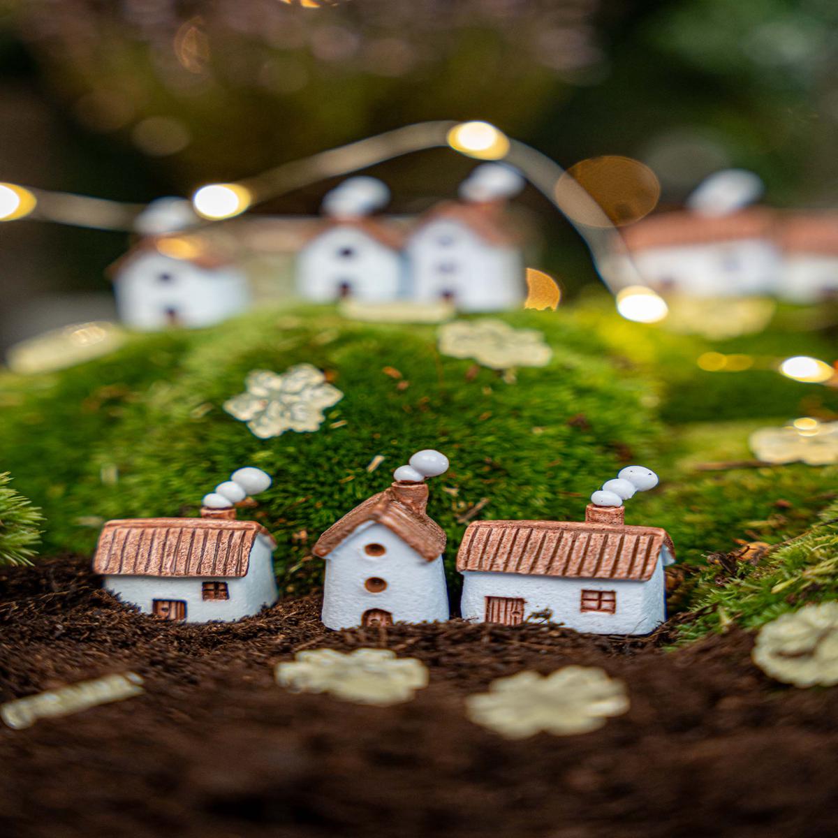 Winterville - Decorative miniature village - 8pcs -  1-3 cm