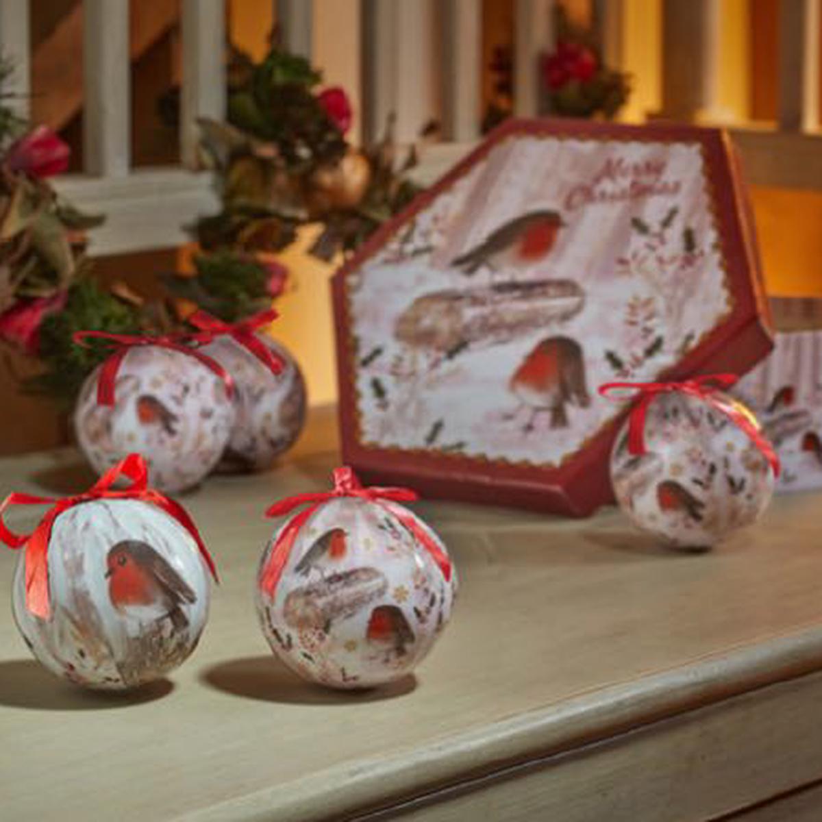 Vintage Baubles Box of 7 - Robin