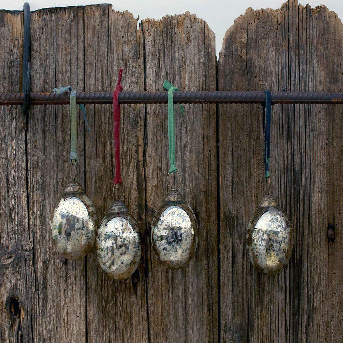 Antique Gold Baubles (Set of 4)