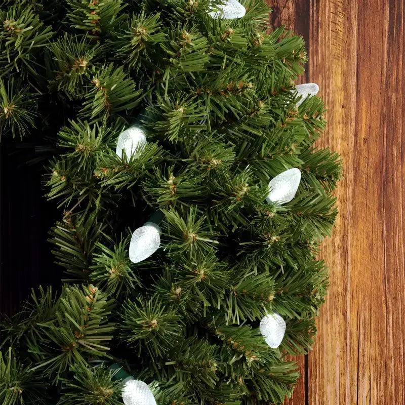 25 C7 Cool White LED Christmas Lights, 8