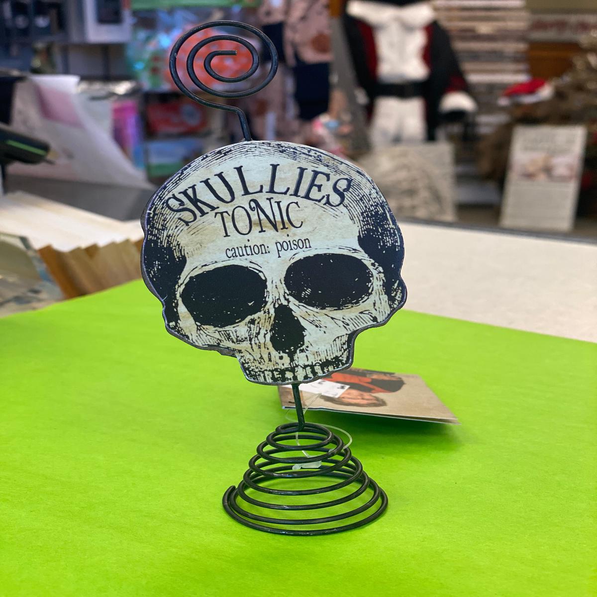 BETHANY LOWE- APOTHECARY SKULL PLACECARD HOLDER